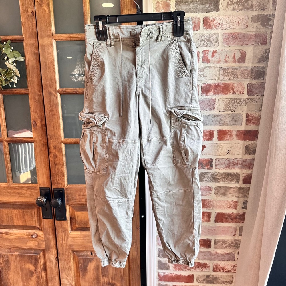 American Eagle Cargo Pants Womens Tan Super High-Rise Baggy Jogger Size 2 Short